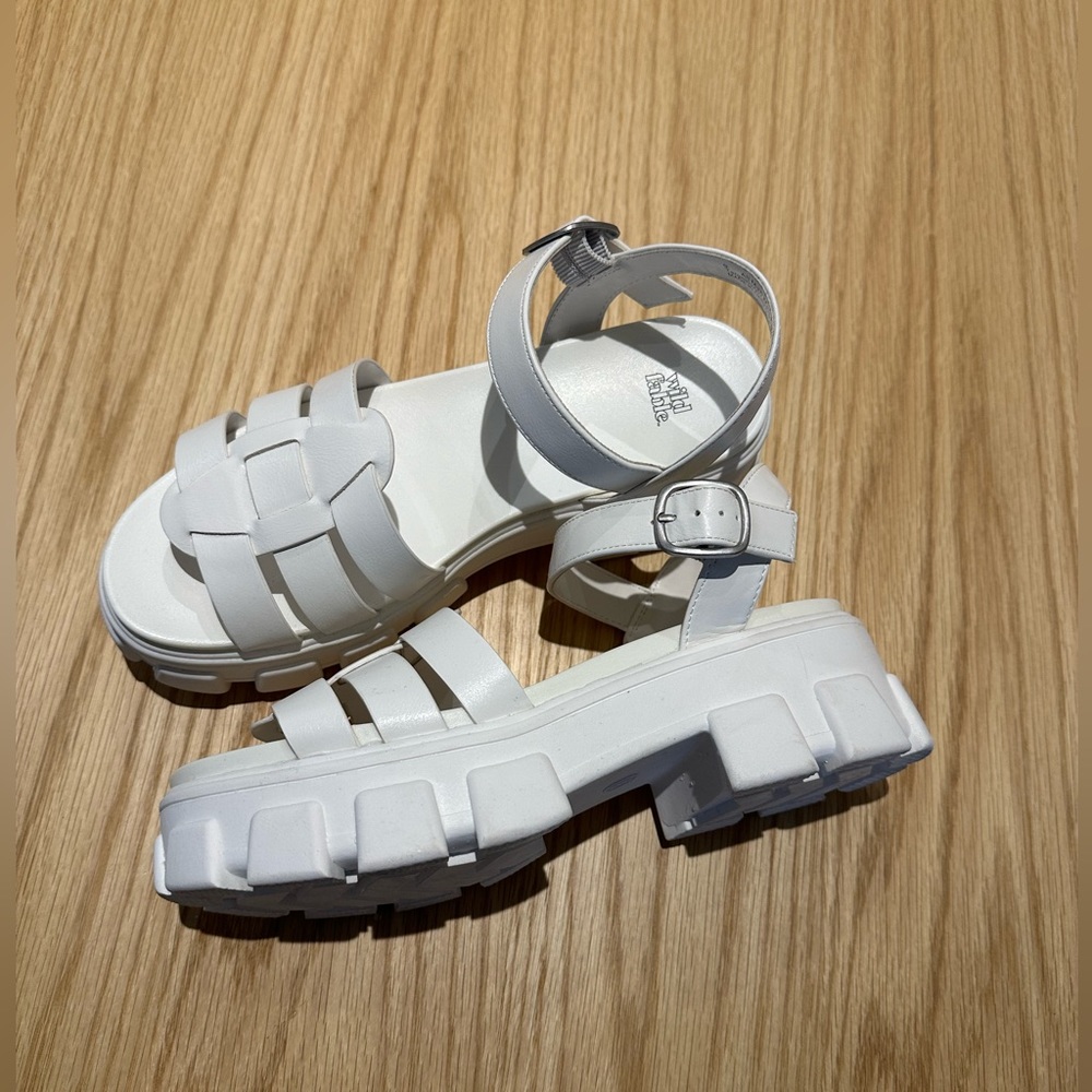 New Wild Fable Avril fisherman sandals / 9